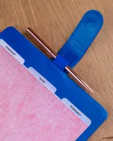 Týdenní diář 2027 Notique Refill kroužkový 12,5 x 19 cm královsky modrý (5)