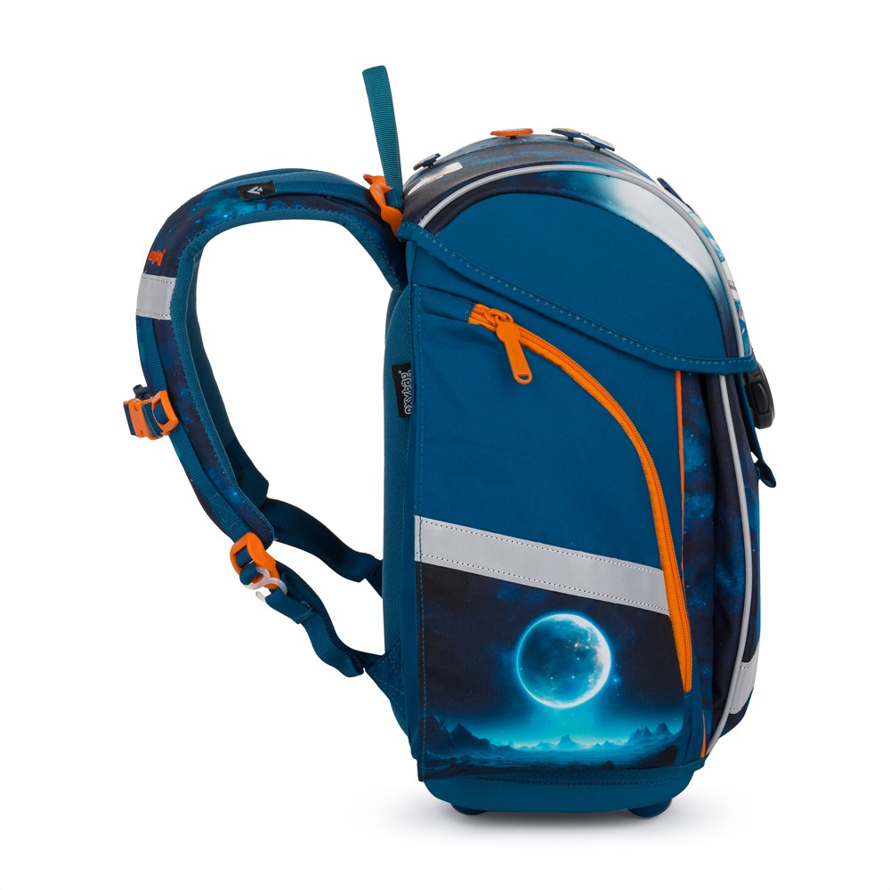 Školní batoh OXY Premium Light Space pohled zboku – boční kapsa na zip a oranžové popruhy