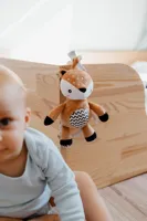 Plyšové chrastítko srneček 30 cm se závěsem na postýlku (4)