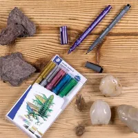 Sada dekoračních popisovačů Staedtler, 6 metalických barev + 1 černý popisovač, 1-2 mm (2)