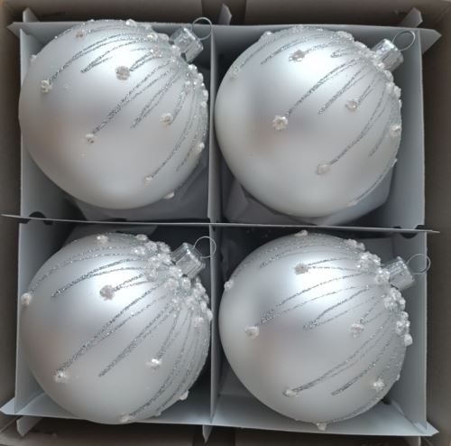 Vánoční skleněné koule 8cm, hladké, bílostříbrnný mat, plastický dekor, 4ks