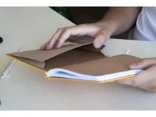 Týdenní diář 2027 Graspo A5 Apple béžový (3)