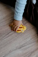 Točáček včelka 9 cm (2)