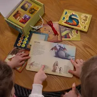 Cestovní box Draci a jejich svět kniha a hry (5)