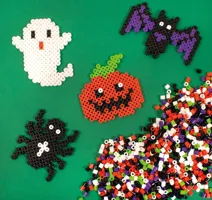 Zažehlovací korálky Halloween, 20 000 ks v kyblíku (1)