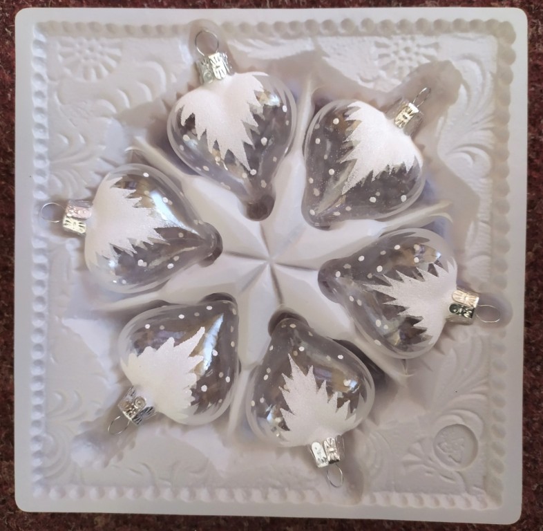 Levně Vánoční skleněné ozdoby - Srdce čiré 5,4 x 5,3 cm, lesk, bílý dekor, 6ks