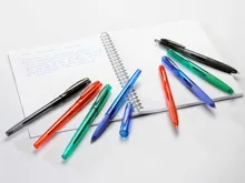 PILOT kuličkové pero Super Grip G, stiskací mechanismus, střední hrot M - červená (4)