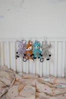 Plyšové chrastítko zajíček 30 cm se závěsem na postýlku (16)
