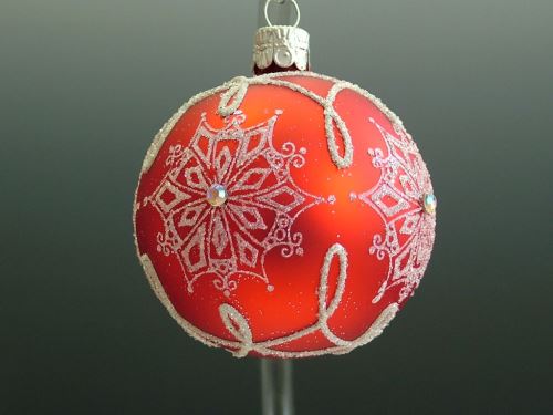 Vánoční skleněné koule 8cm, hladké, červené, mat, bílý plastický dekor se šatony, 6ks